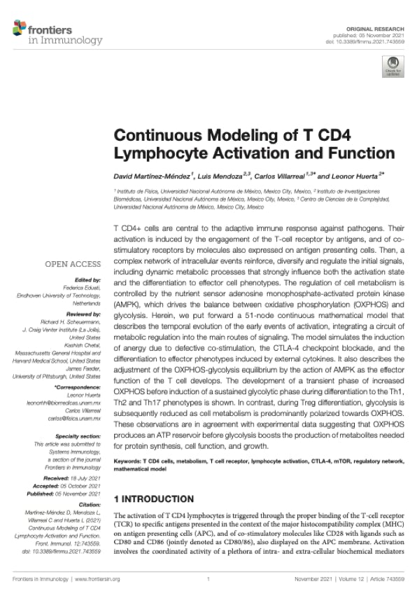 Foto De Rueda Dentada Dorada Sobre Fondo Negro